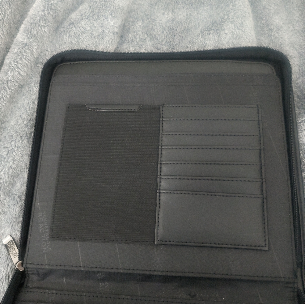 KENNETH COLE REACTION TABLET CASE - Picture 5 of 9